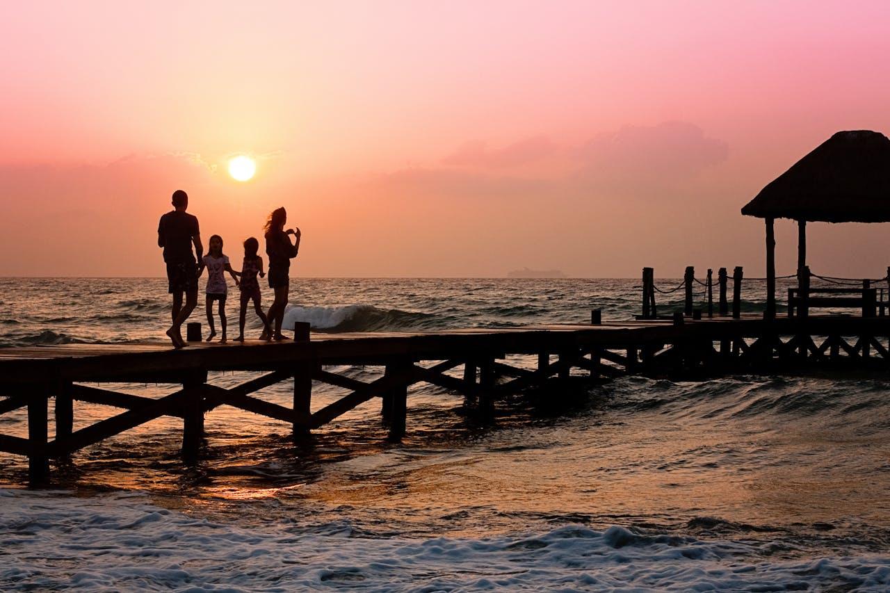 Families planning smart, memorable holidays.