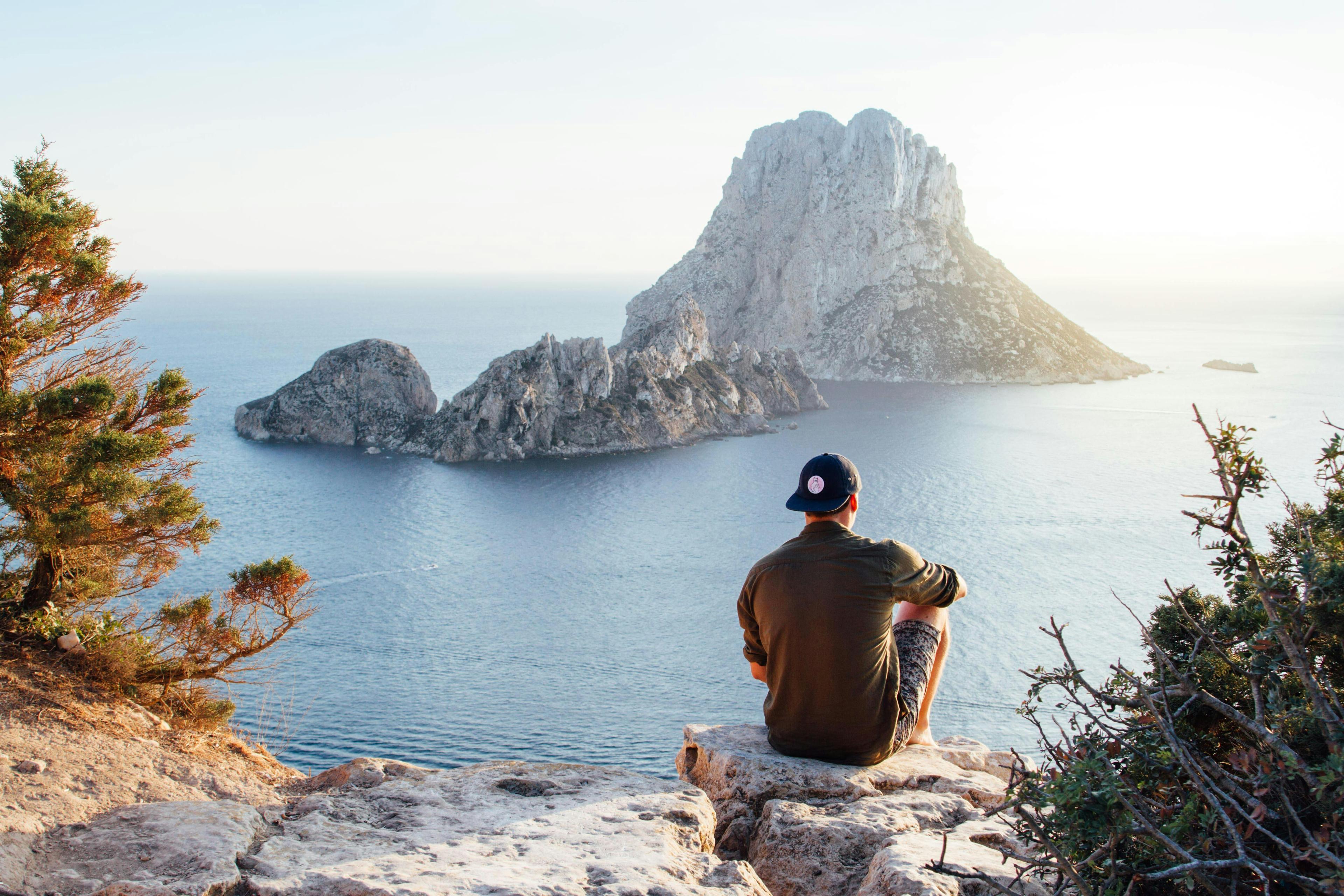 Digital nomads & remote workers on the move. We will keep you connected.